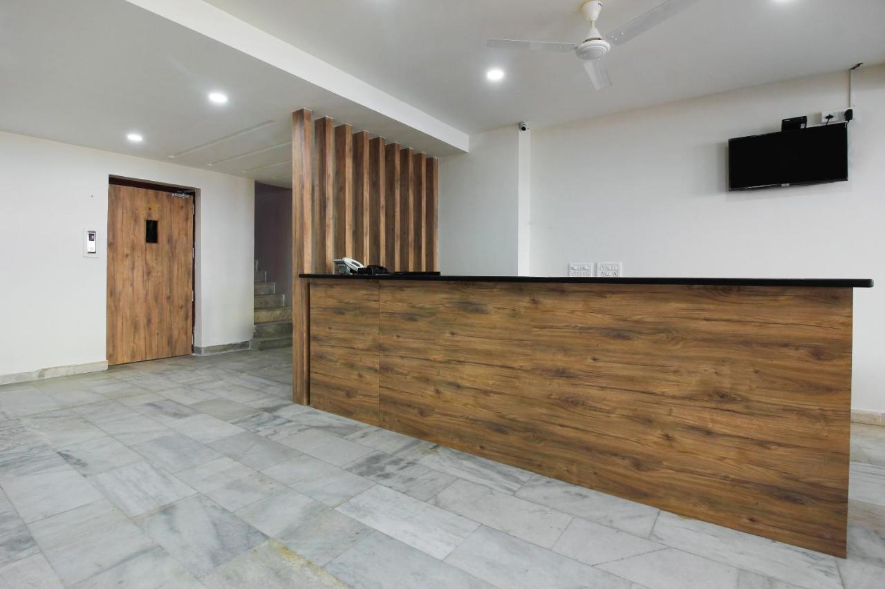 Capital O 44585 Sri Suprabhat Grand Hyderabad Bagian luar foto